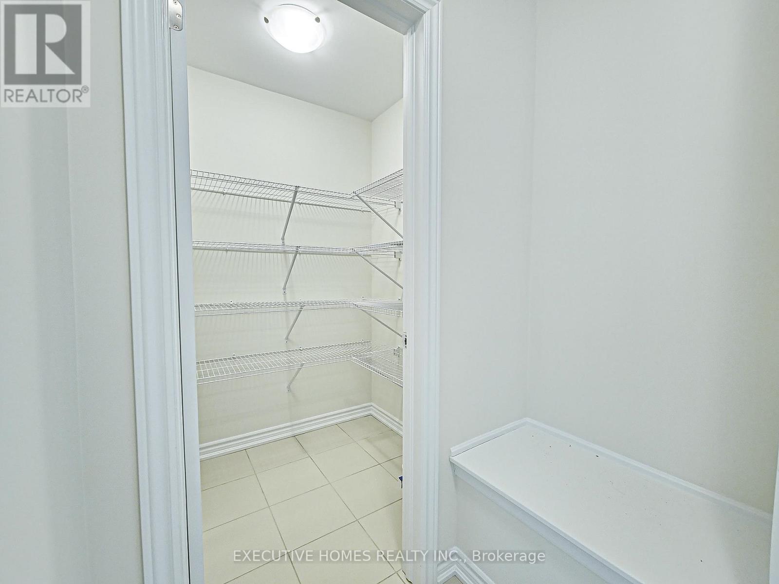 Photo 7 of 110 Explorer Way, Thorold ON