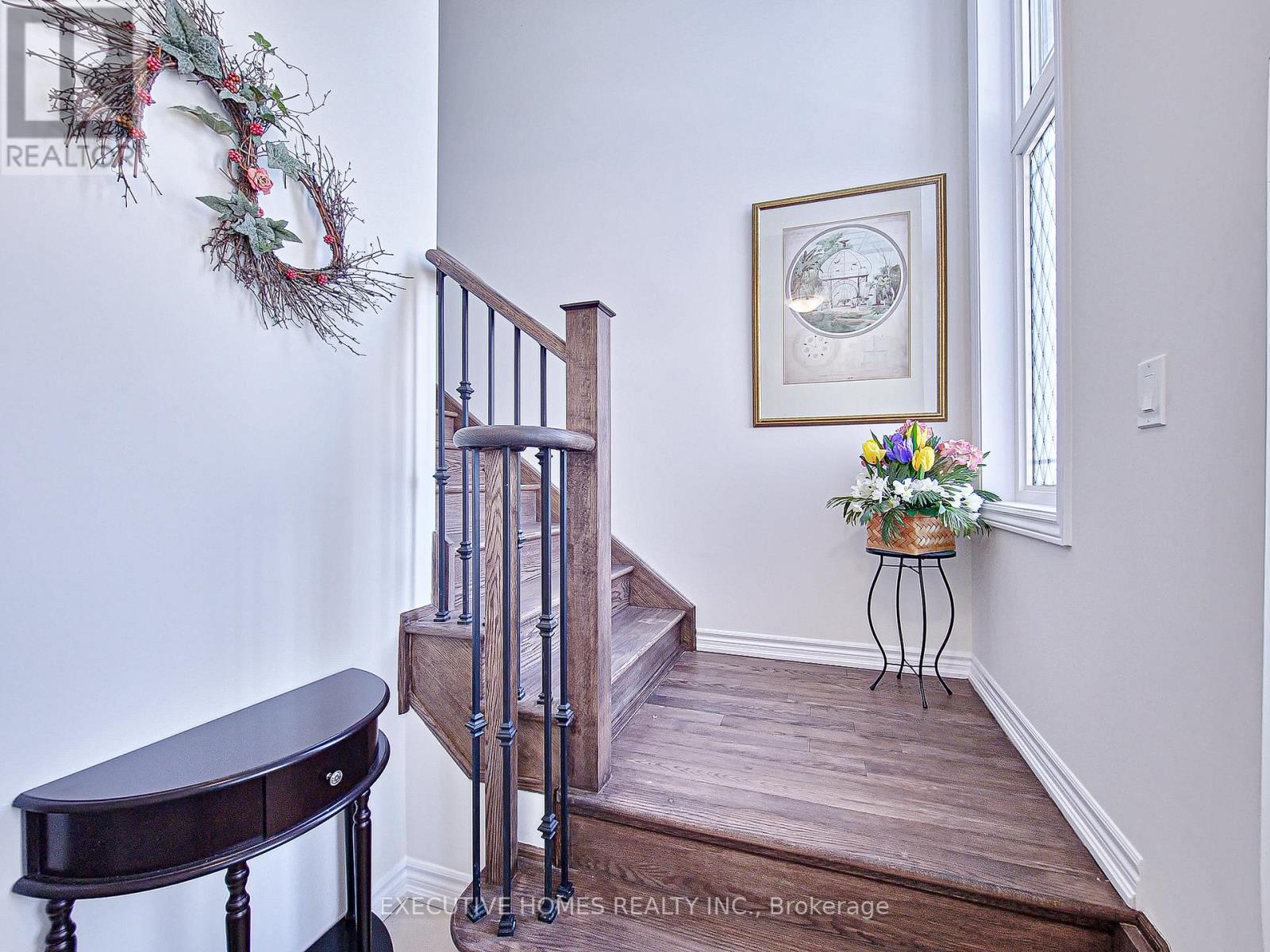 Photo 31 of 110 Explorer Way, Thorold ON