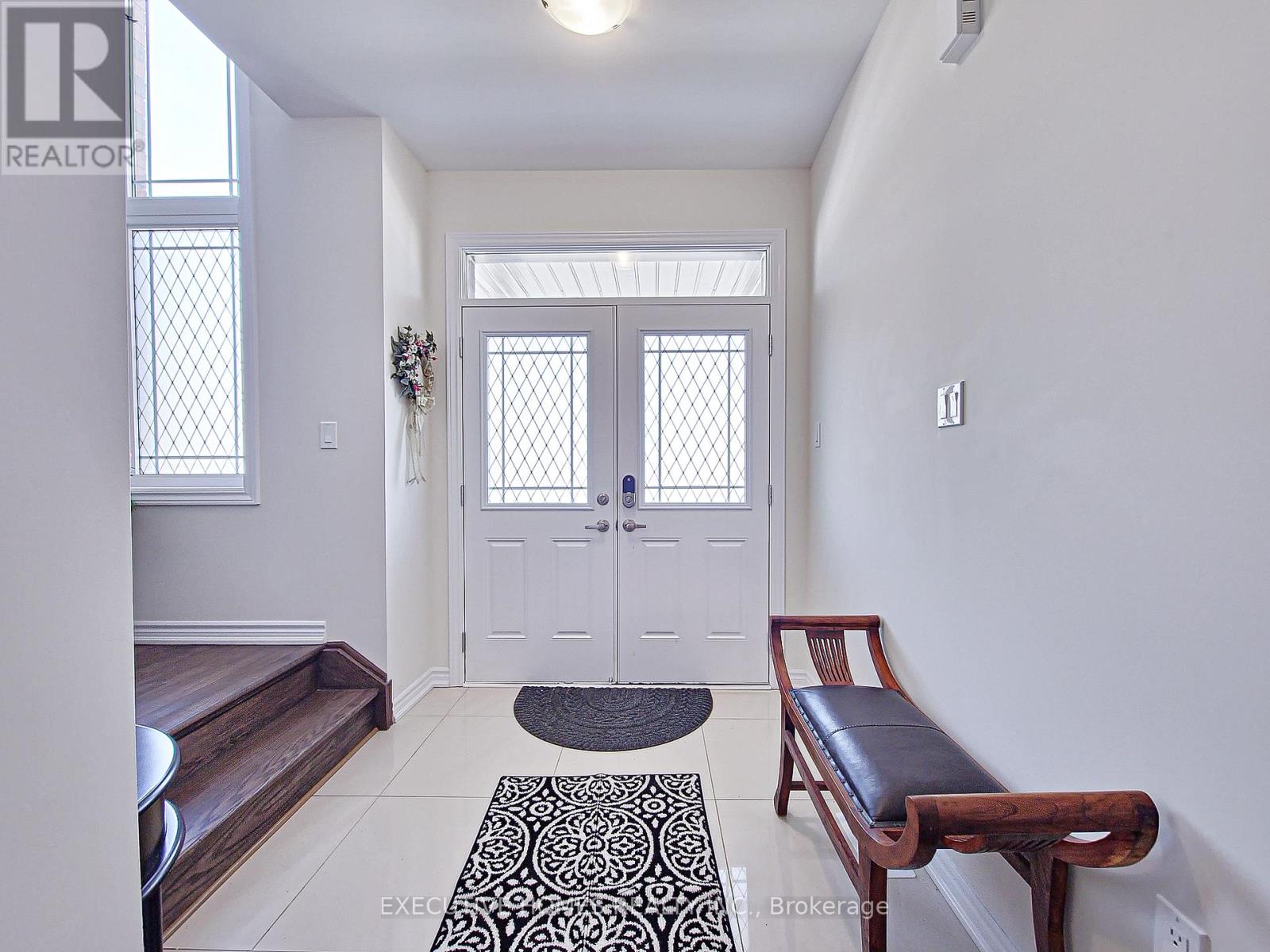 Photo 15 of 110 Explorer Way, Thorold ON