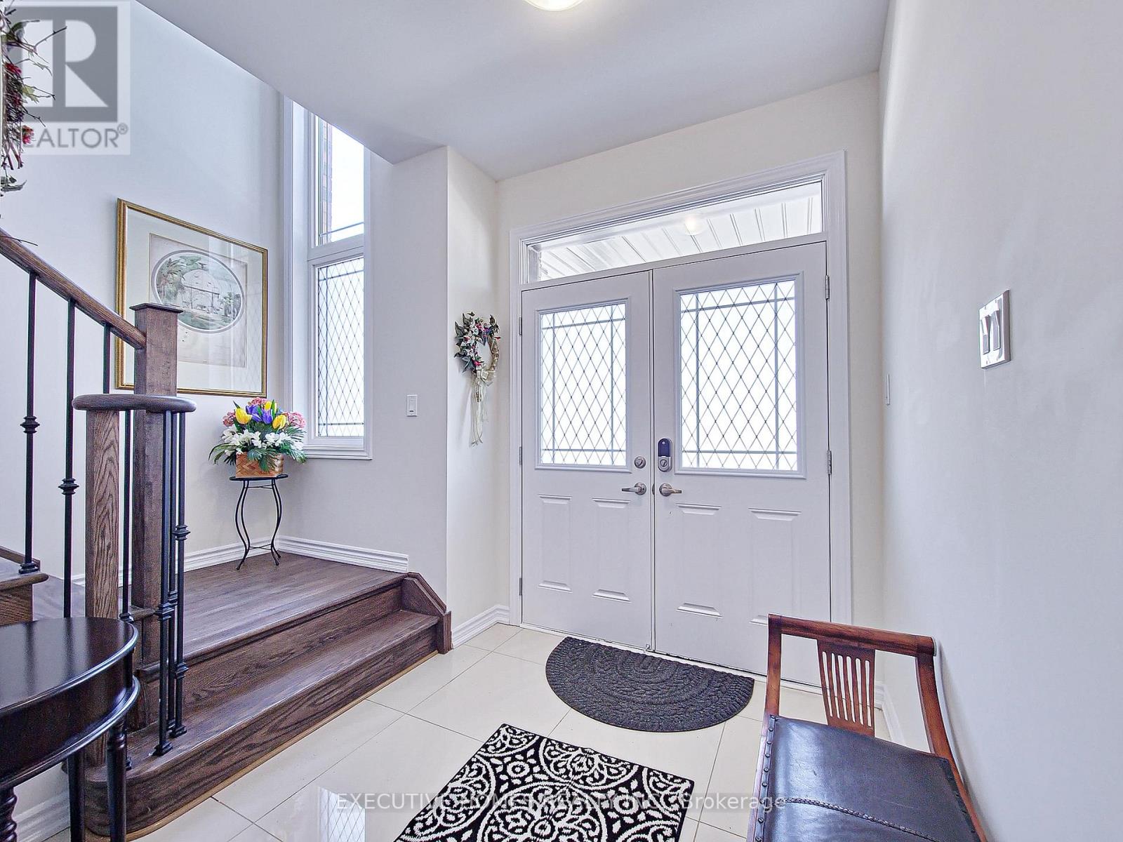 Photo 14 of 110 Explorer Way, Thorold ON