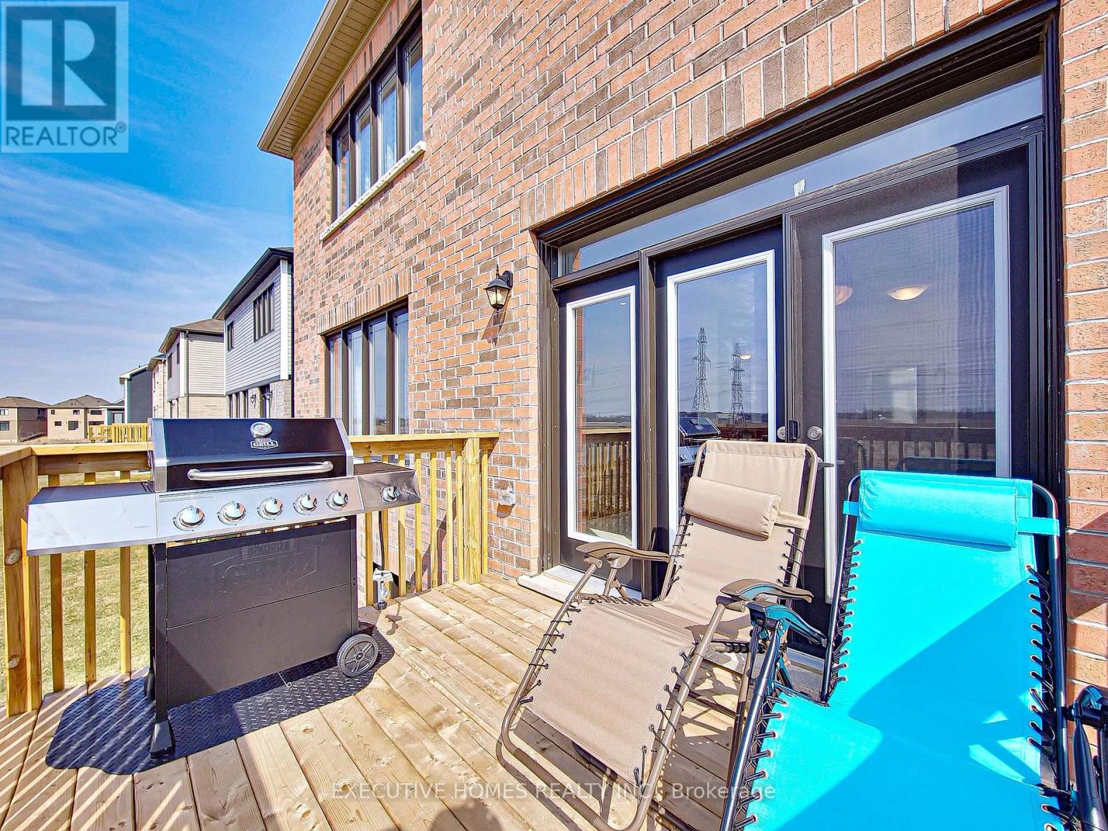 Photo 19 of 110 Explorer Way, Thorold ON