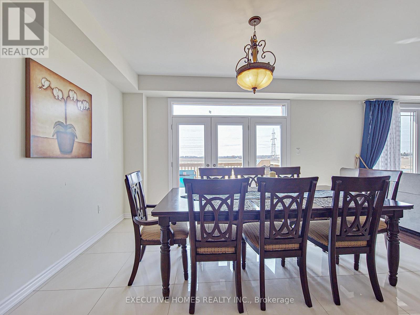 Photo 5 of 110 Explorer Way, Thorold ON
