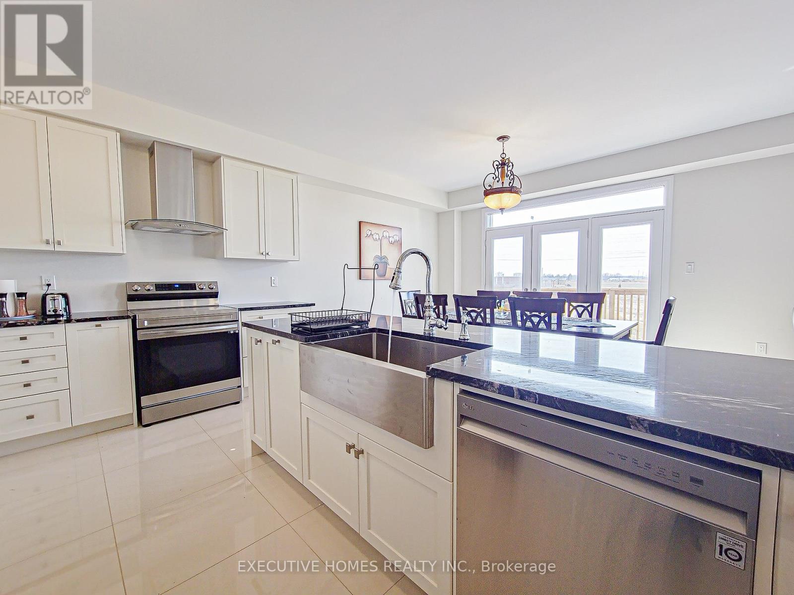 Photo 46 of 110 Explorer Way, Thorold ON