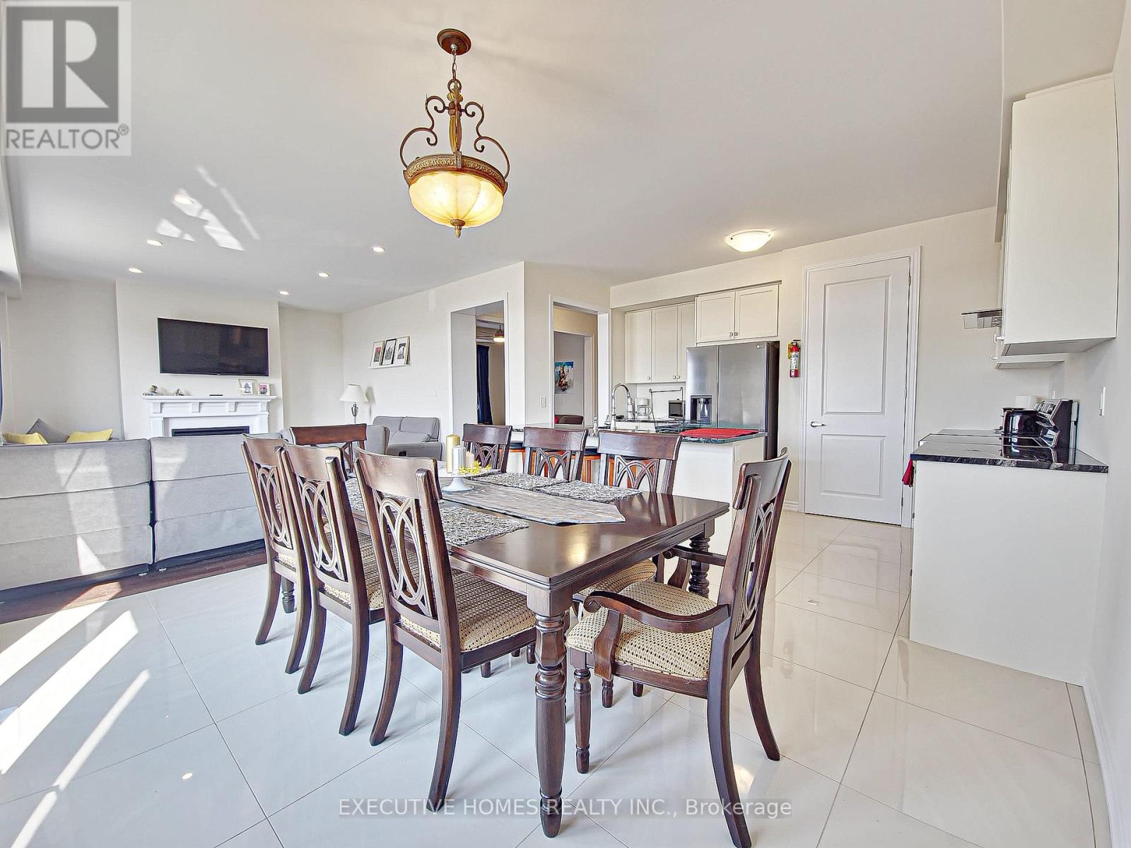 Photo 23 of 110 Explorer Way, Thorold ON