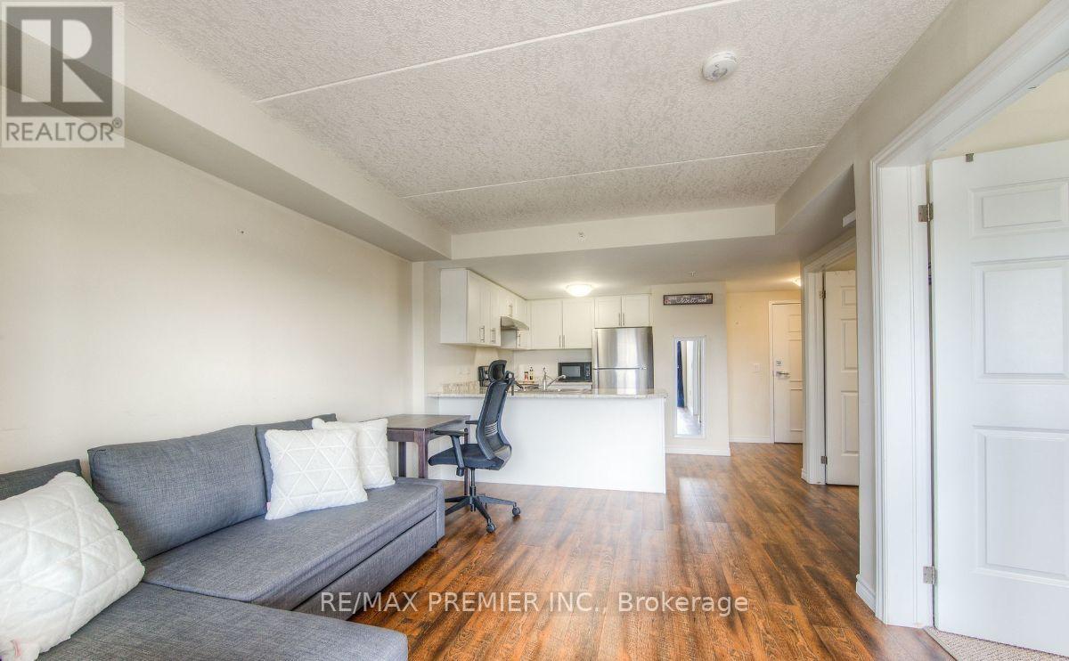 Photo 4 of 515 7 Kay Crescent, Guelph ON