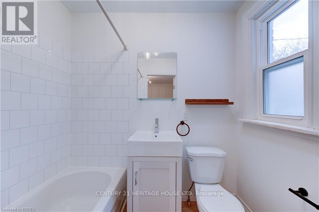 Photo 25 of 174 Darling Street, Brantford ON
