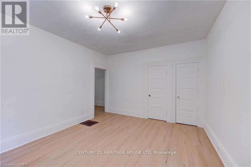 Photo 15 of 174 Darling Street, Brantford ON