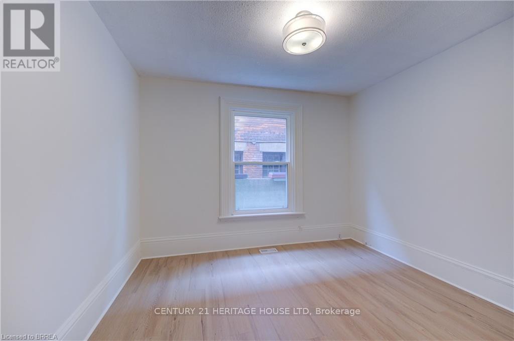 Photo 38 of 174 Darling Street, Brantford ON