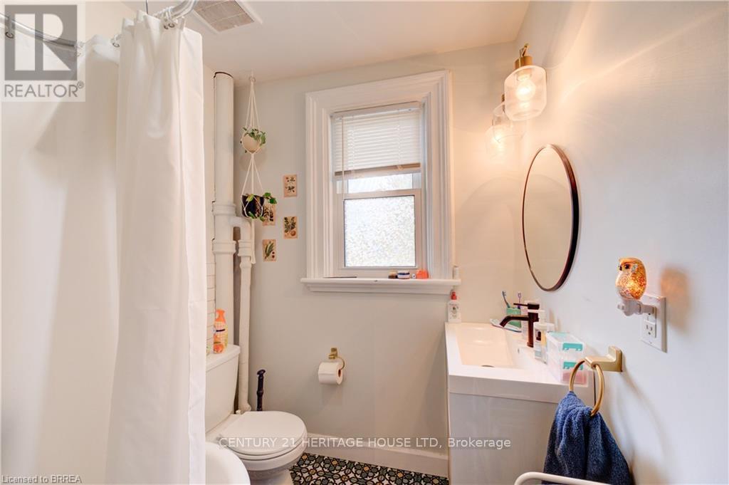Photo 42 of 174 Darling Street, Brantford ON