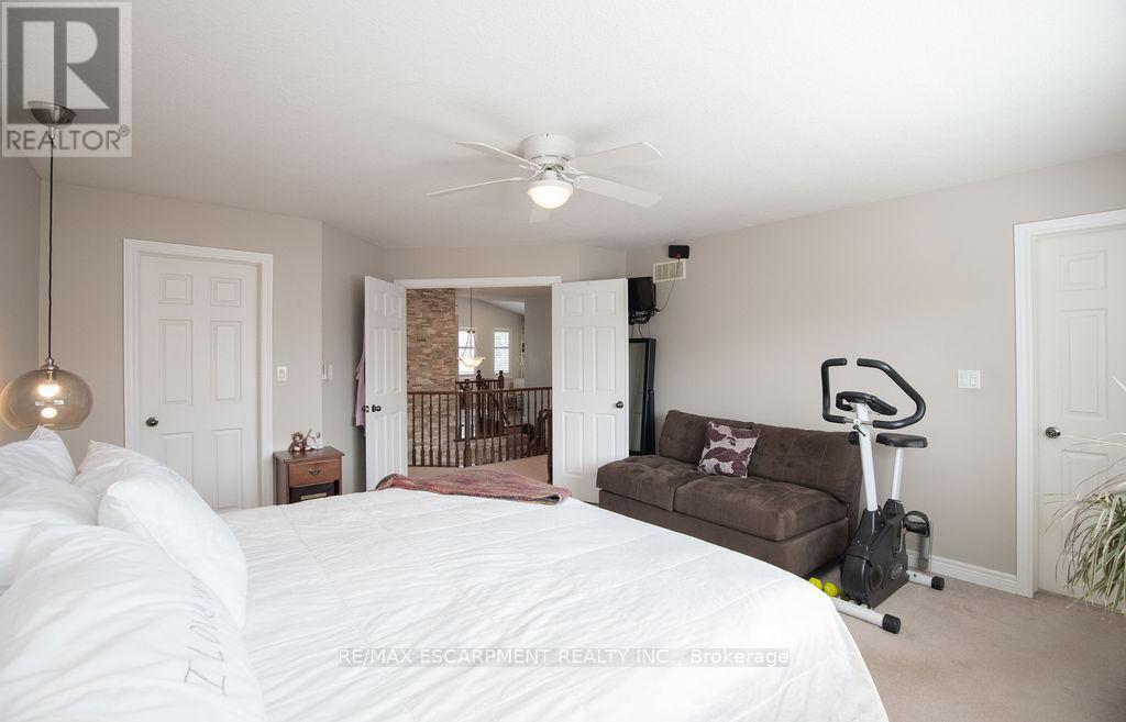 Photo 18 of 15 Meadowbank Drive, Hamilton ON