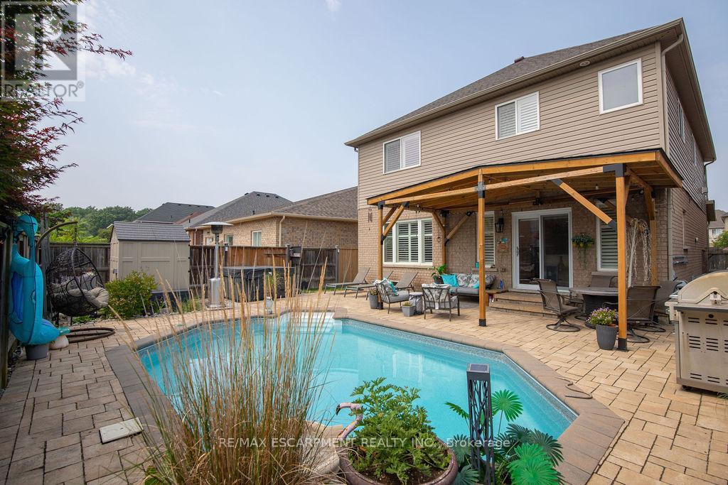 Photo 27 of 15 Meadowbank Drive, Hamilton ON