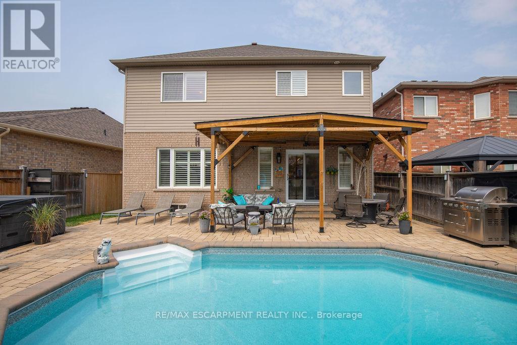 Photo 28 of 15 Meadowbank Drive, Hamilton ON