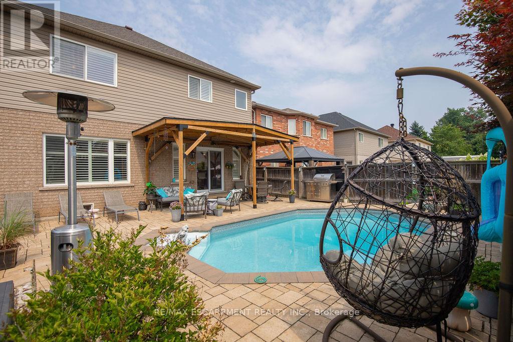 Photo 29 of 15 Meadowbank Drive, Hamilton ON