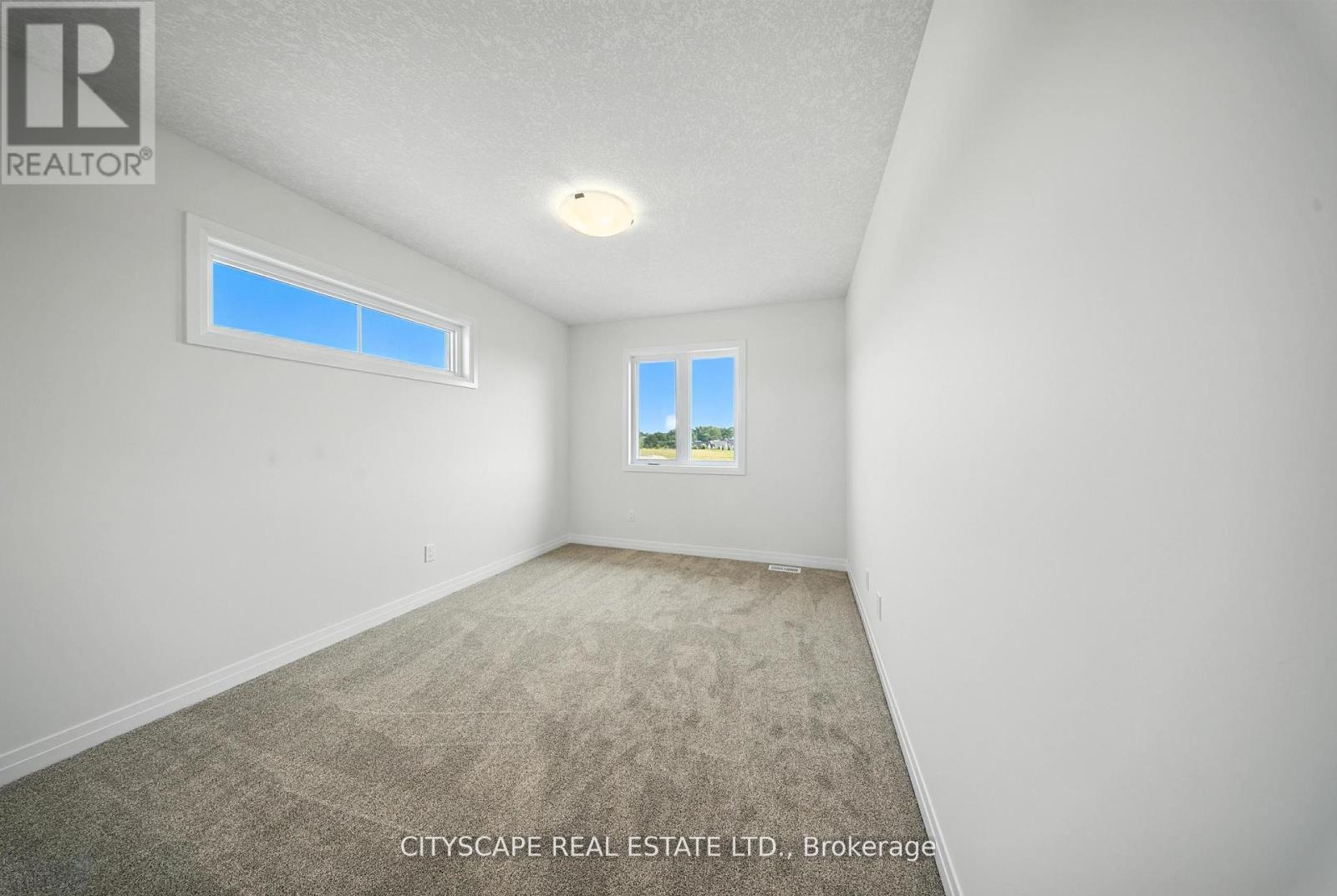 Photo 12 of 39 Rivergreen Crescent, Cambridge ON