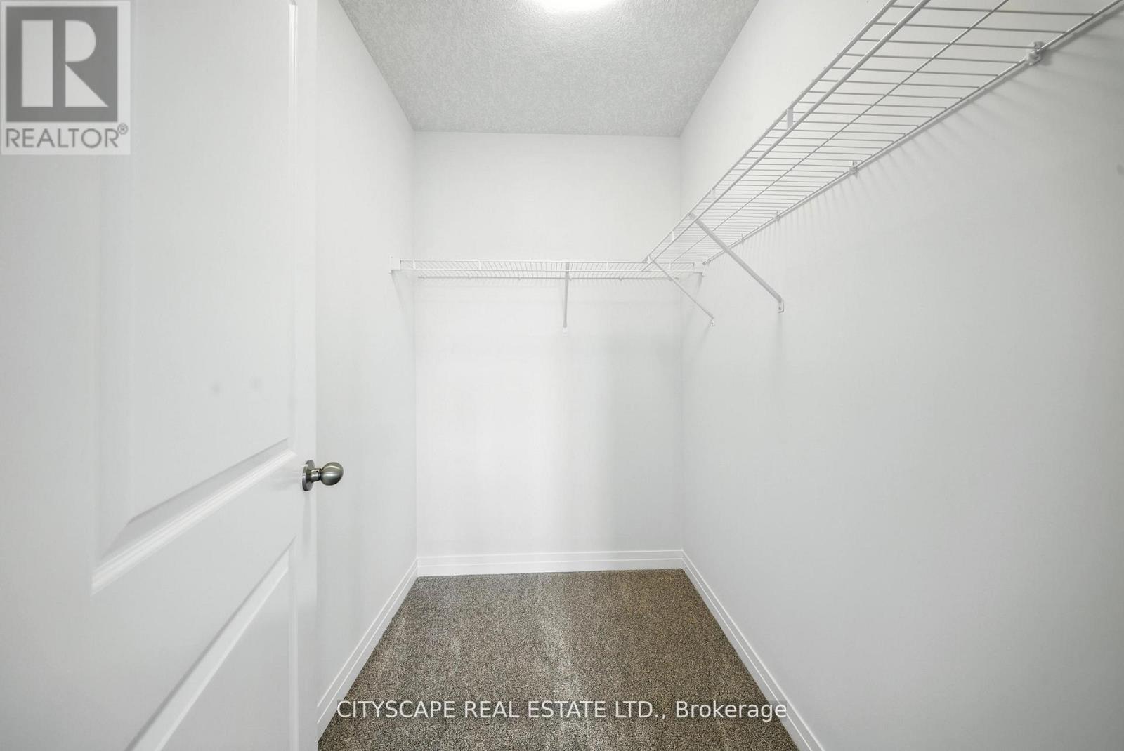 Photo 14 of 39 Rivergreen Crescent, Cambridge ON