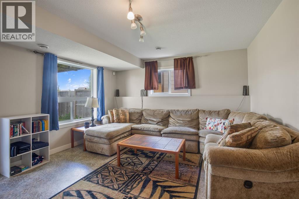 Photo 7 of 130 Larsen Crescent, Red Deer AB