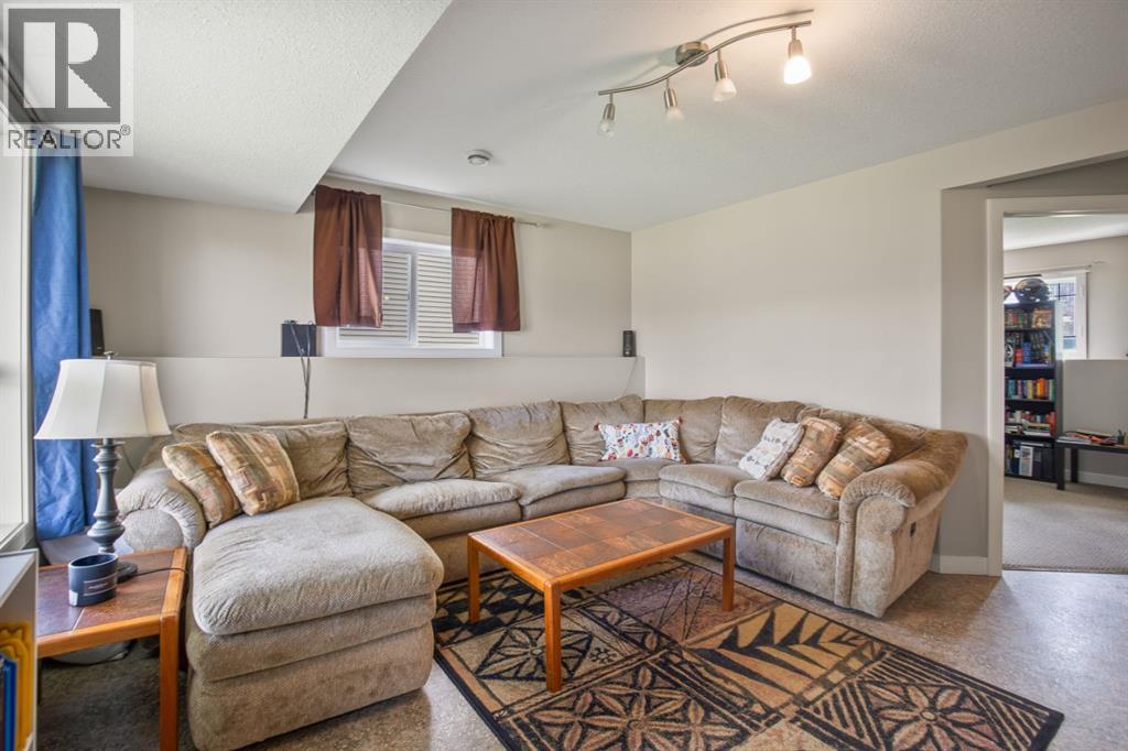 Photo 23 of 130 Larsen Crescent, Red Deer AB