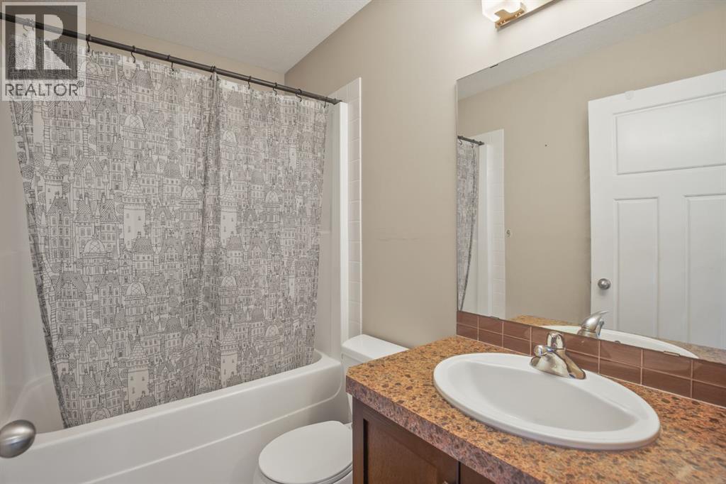 Photo 21 of 130 Larsen Crescent, Red Deer AB