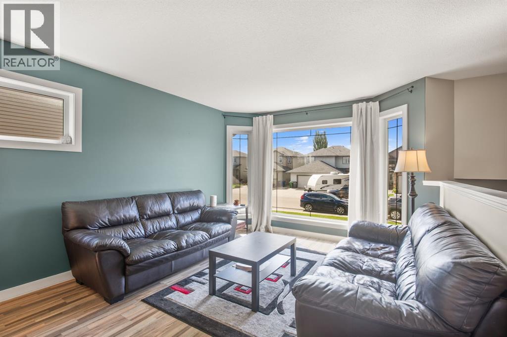 Photo 16 of 130 Larsen Crescent, Red Deer AB