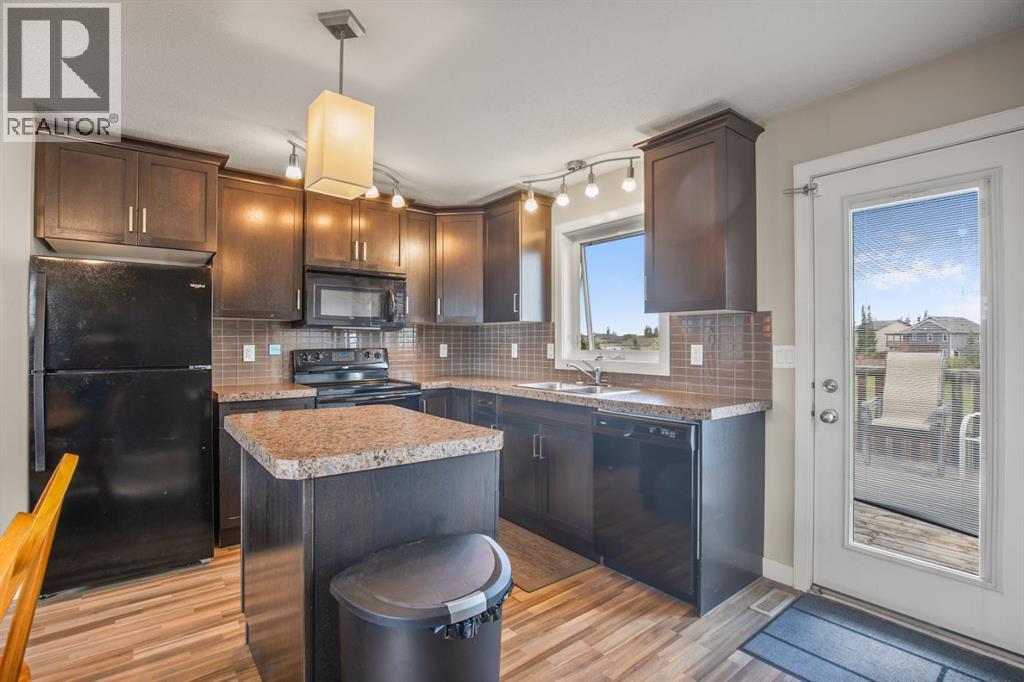 Photo 18 of 130 Larsen Crescent, Red Deer AB