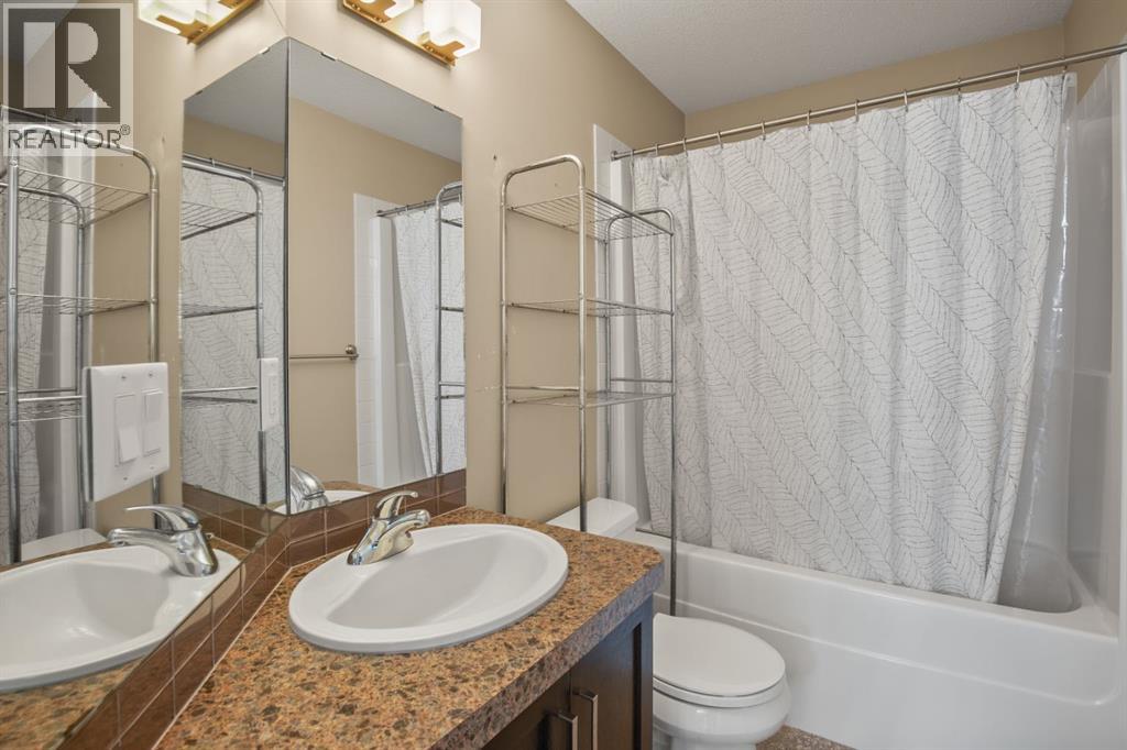 Photo 22 of 130 Larsen Crescent, Red Deer AB