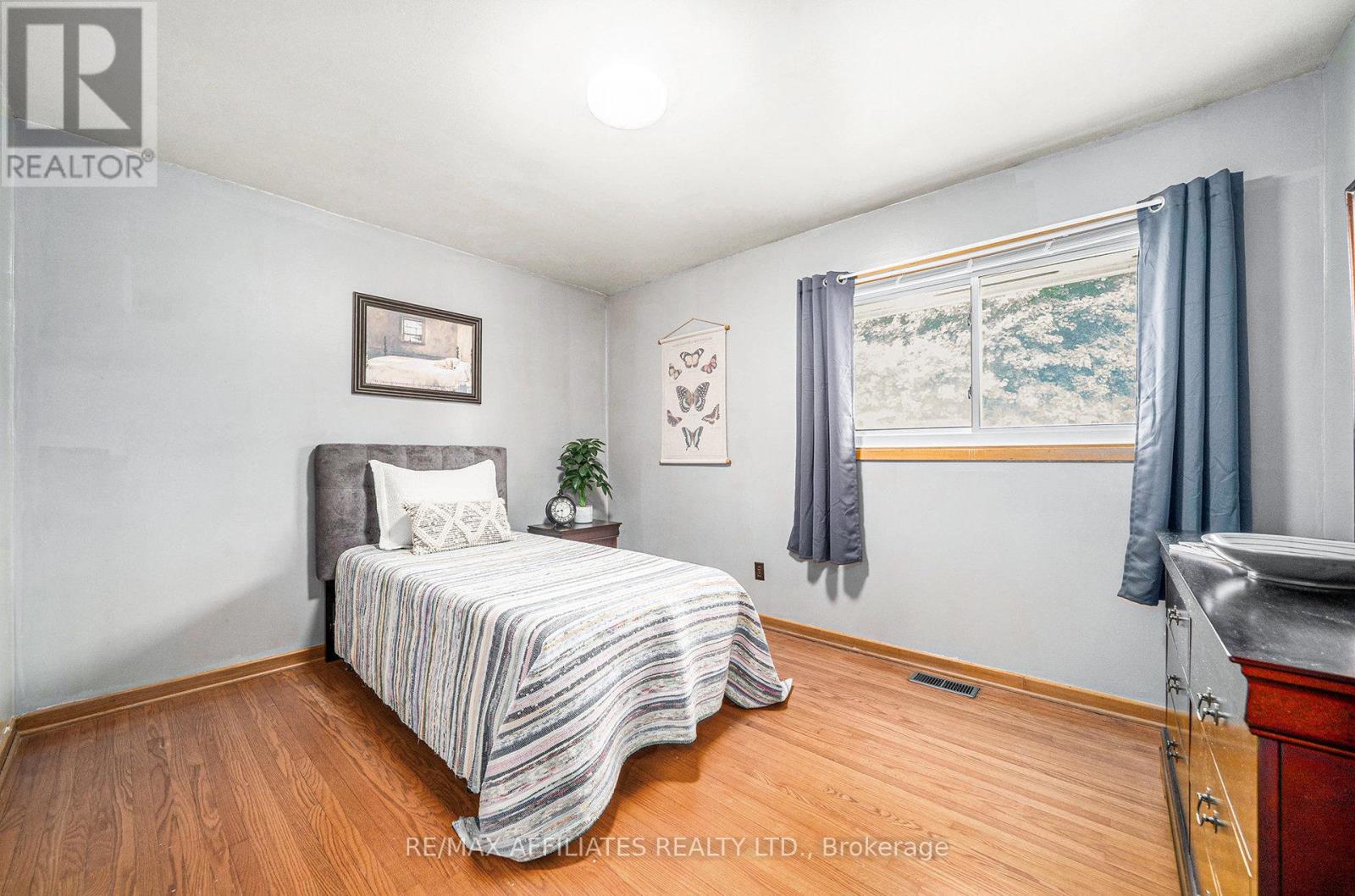 Photo 6 of 195 Isabella Street, Smiths Falls ON