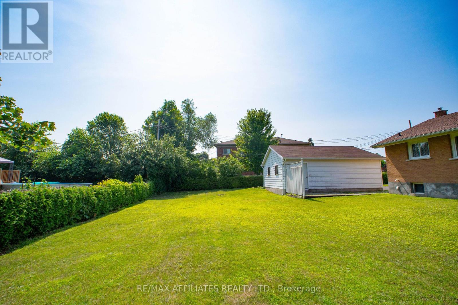 Photo 18 of 195 Isabella Street, Smiths Falls ON