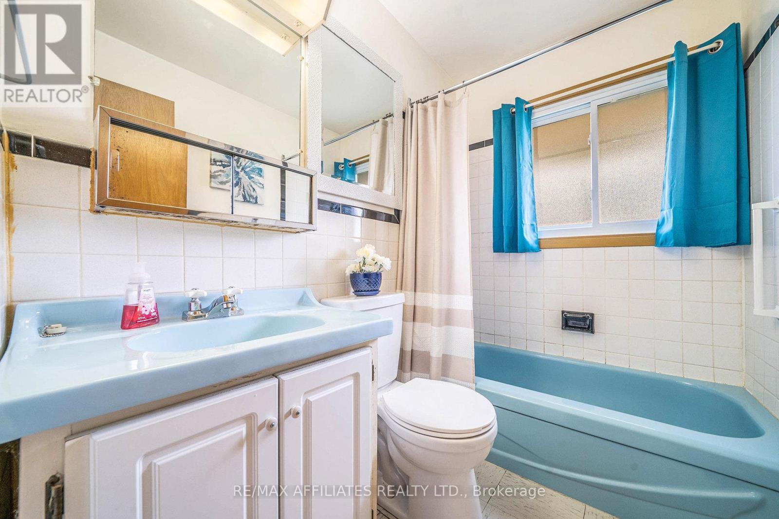 Photo 9 of 195 Isabella Street, Smiths Falls ON