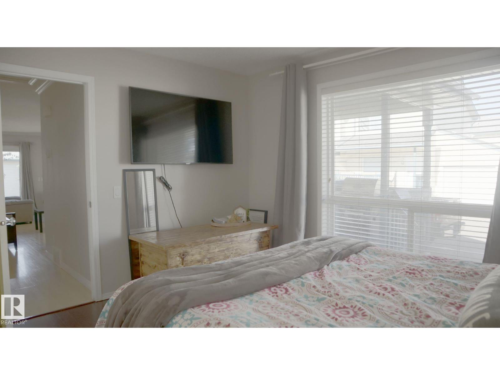 Photo 12 of 49 10909 106 St Nw, Edmonton AB