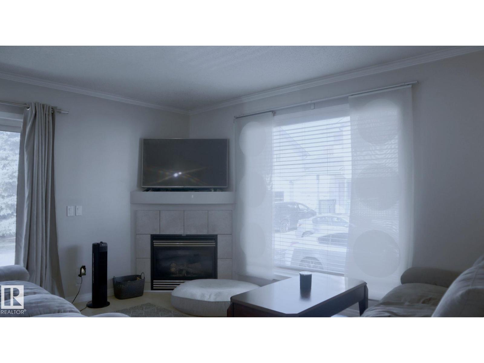 Photo 8 of 49 10909 106 St Nw, Edmonton AB