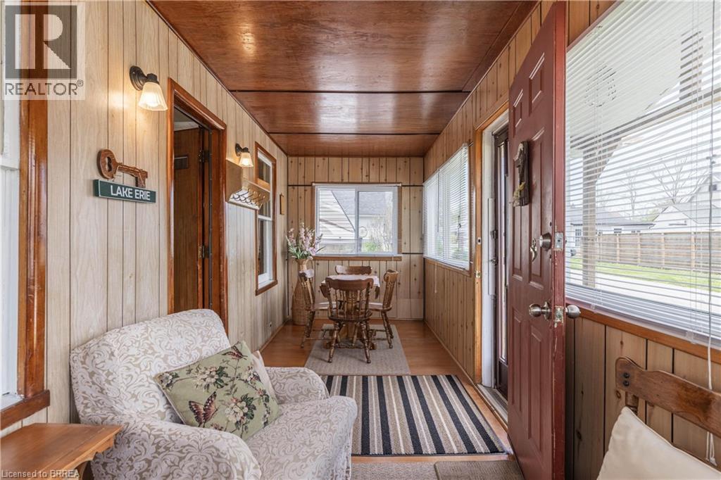 Photo 3 of 117 Cambridge Road E, Crystal Beach ON