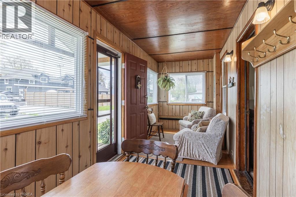 Photo 23 of 117 Cambridge Road E, Crystal Beach ON