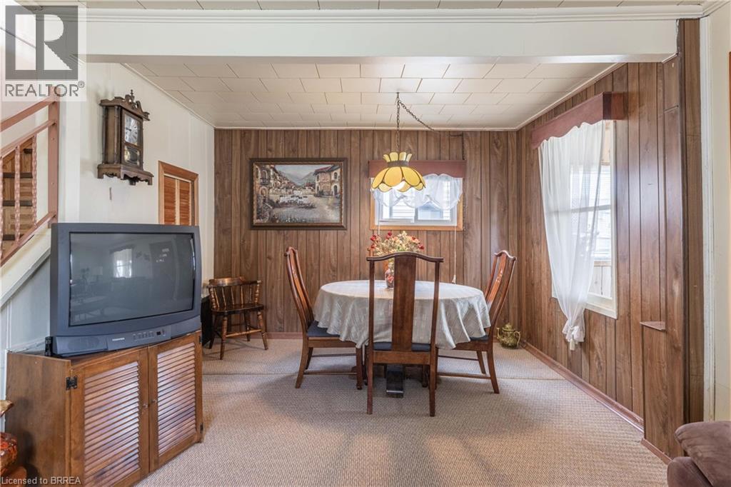 Photo 7 of 117 Cambridge Road E, Crystal Beach ON