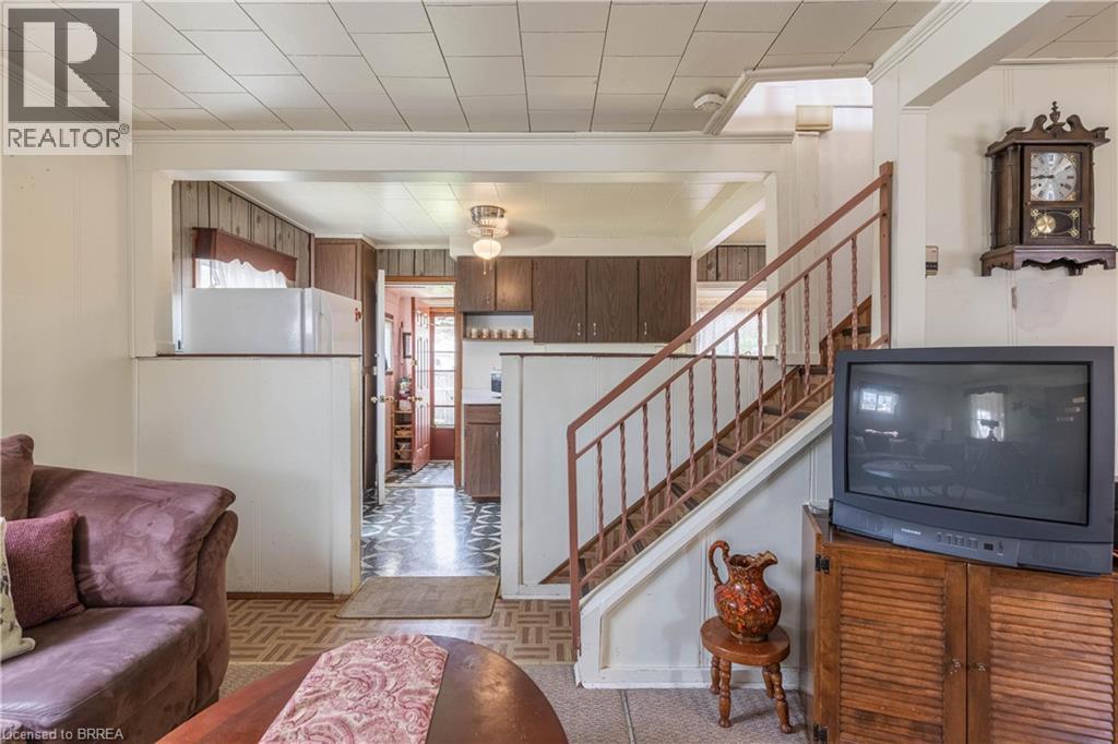Photo 14 of 117 Cambridge Road E, Crystal Beach ON