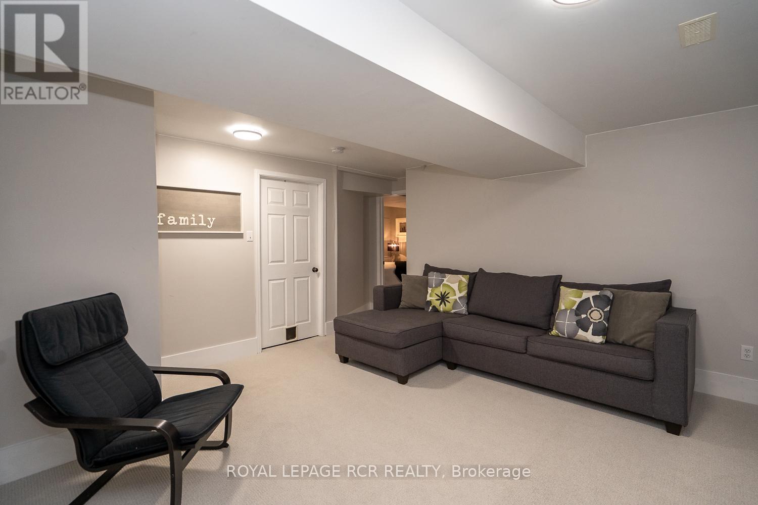 Photo 32 of 80 Spencer Avenue, Orangeville ON