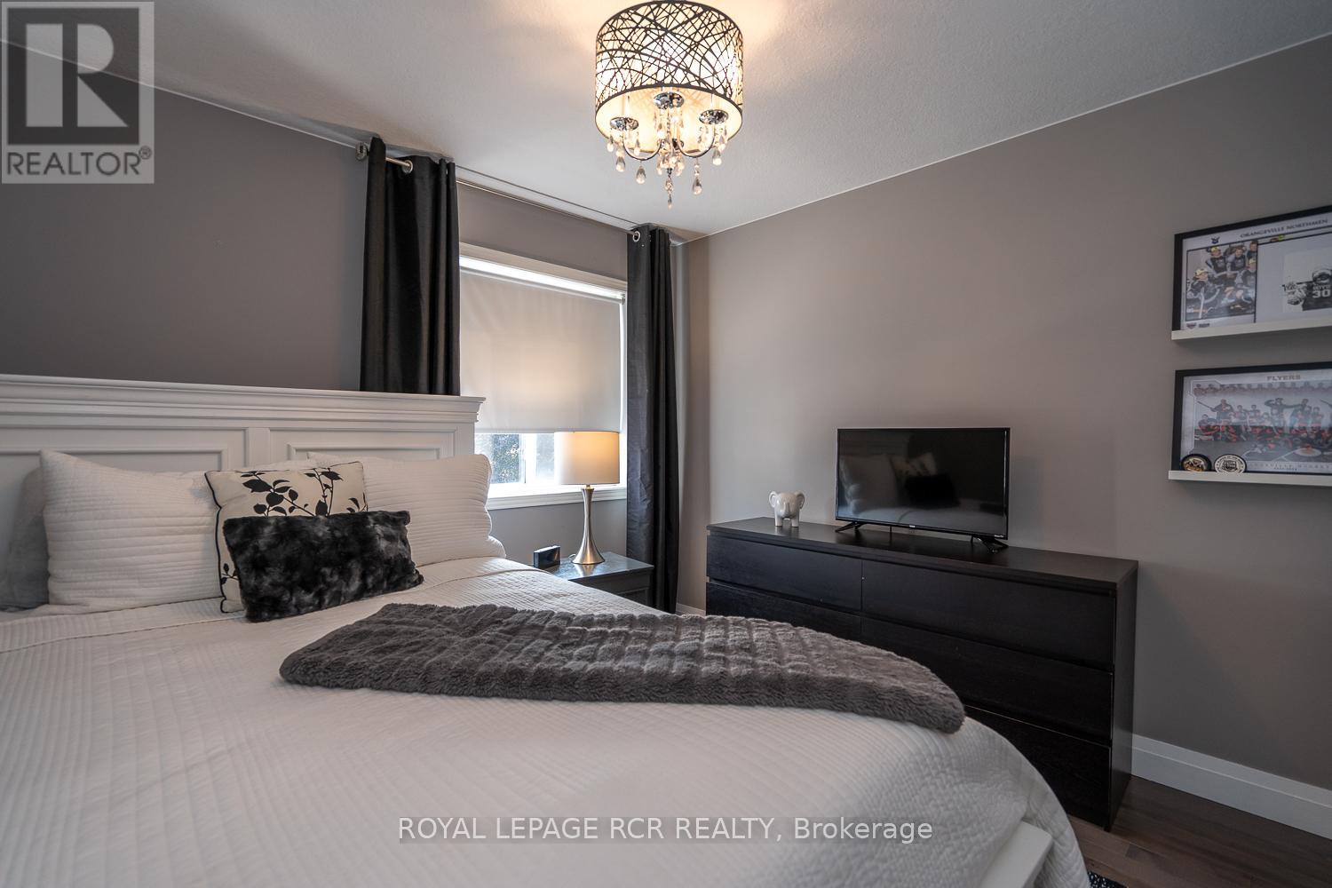 Photo 20 of 80 Spencer Avenue, Orangeville ON