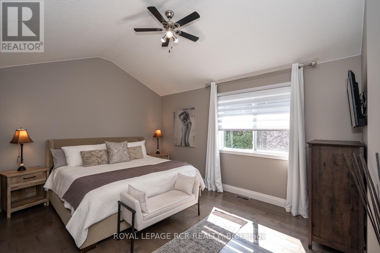 Photo 13 of 80 Spencer Avenue, Orangeville ON
