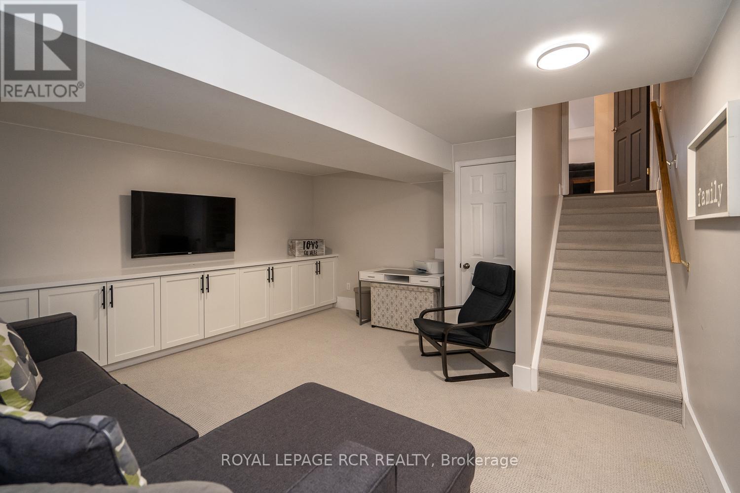 Photo 11 of 80 Spencer Avenue, Orangeville ON