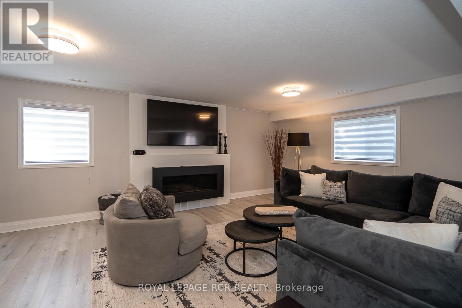 Photo 4 of 80 Spencer Avenue, Orangeville ON