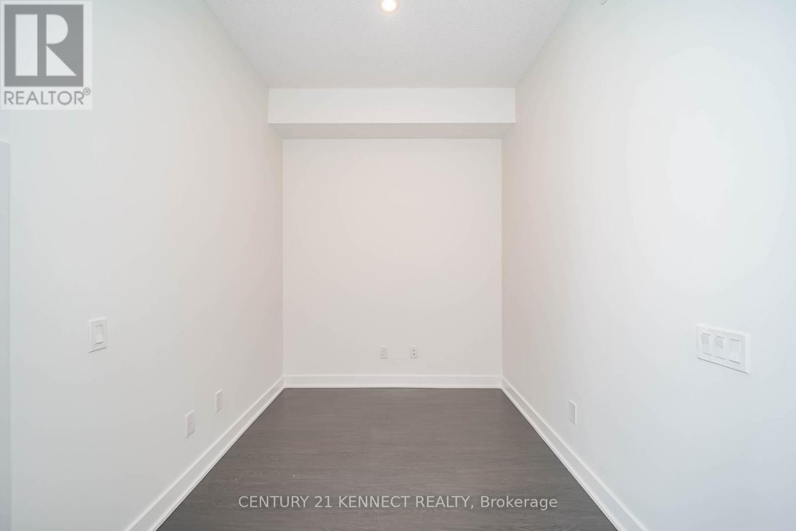 Photo 4 of 3108 19 Bathurst Street, Toronto ON