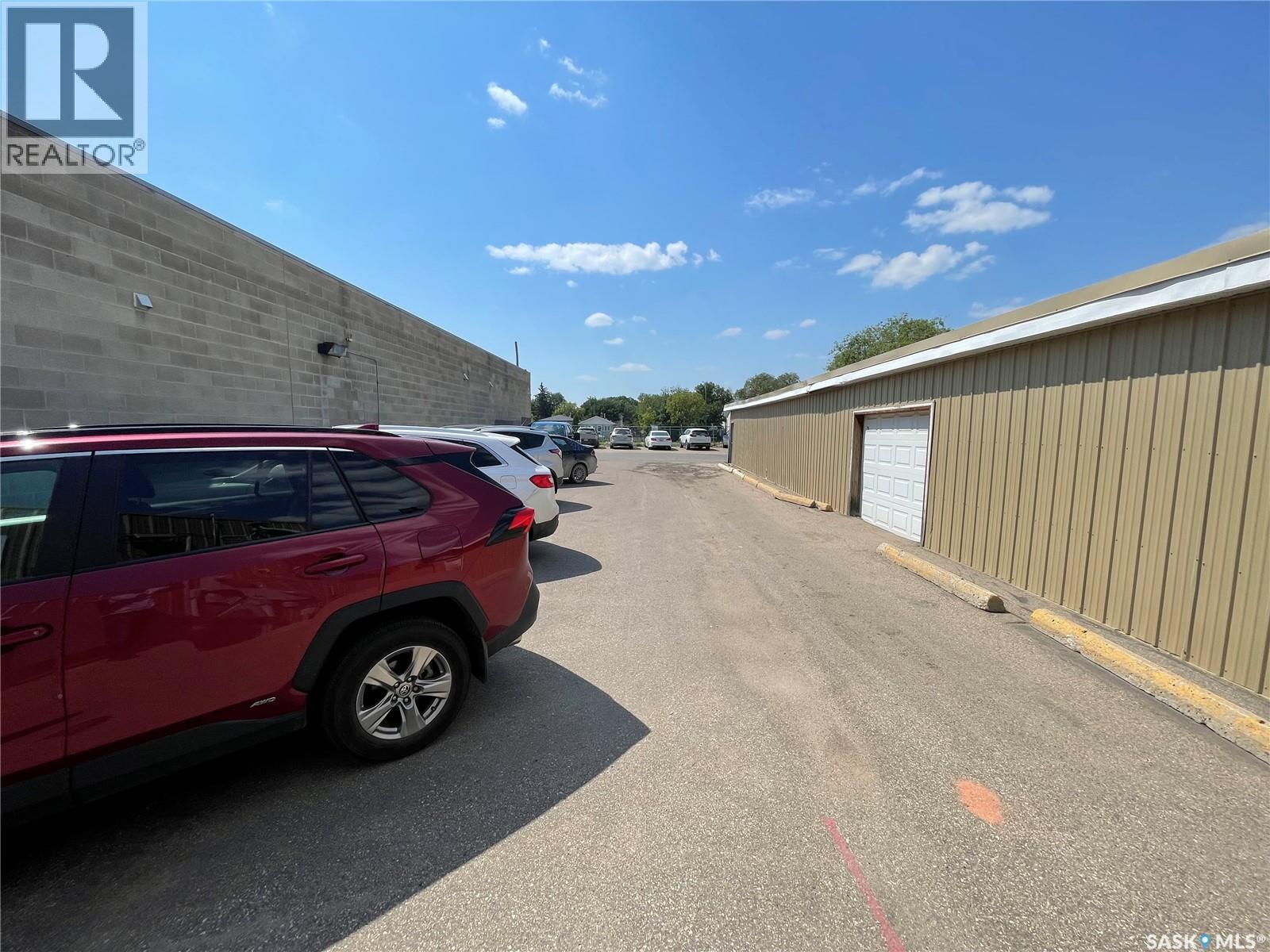 Photo 7 of 920 Albert Street, Regina SK