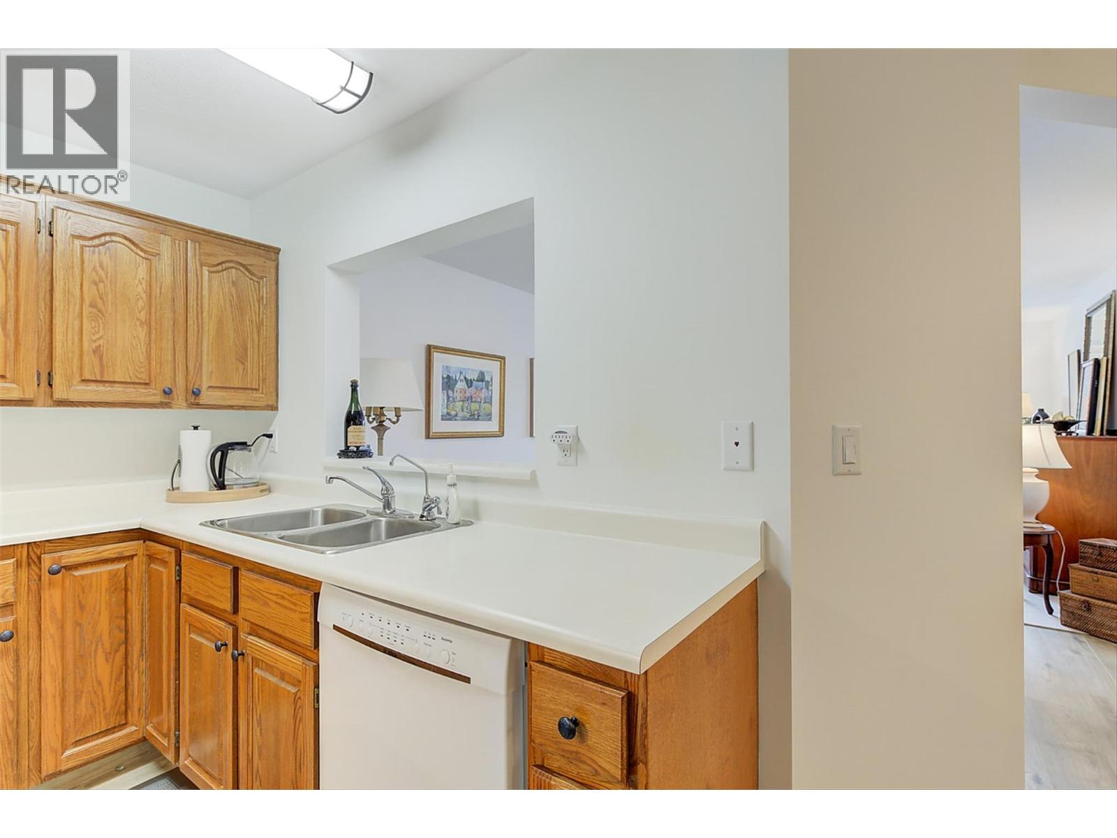 212 1329 KLO Road, Kelowna