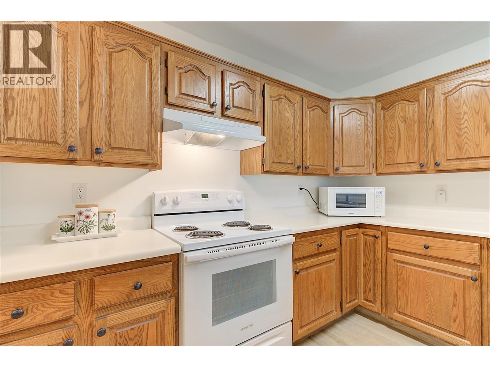 212 1329 KLO Road, Kelowna
