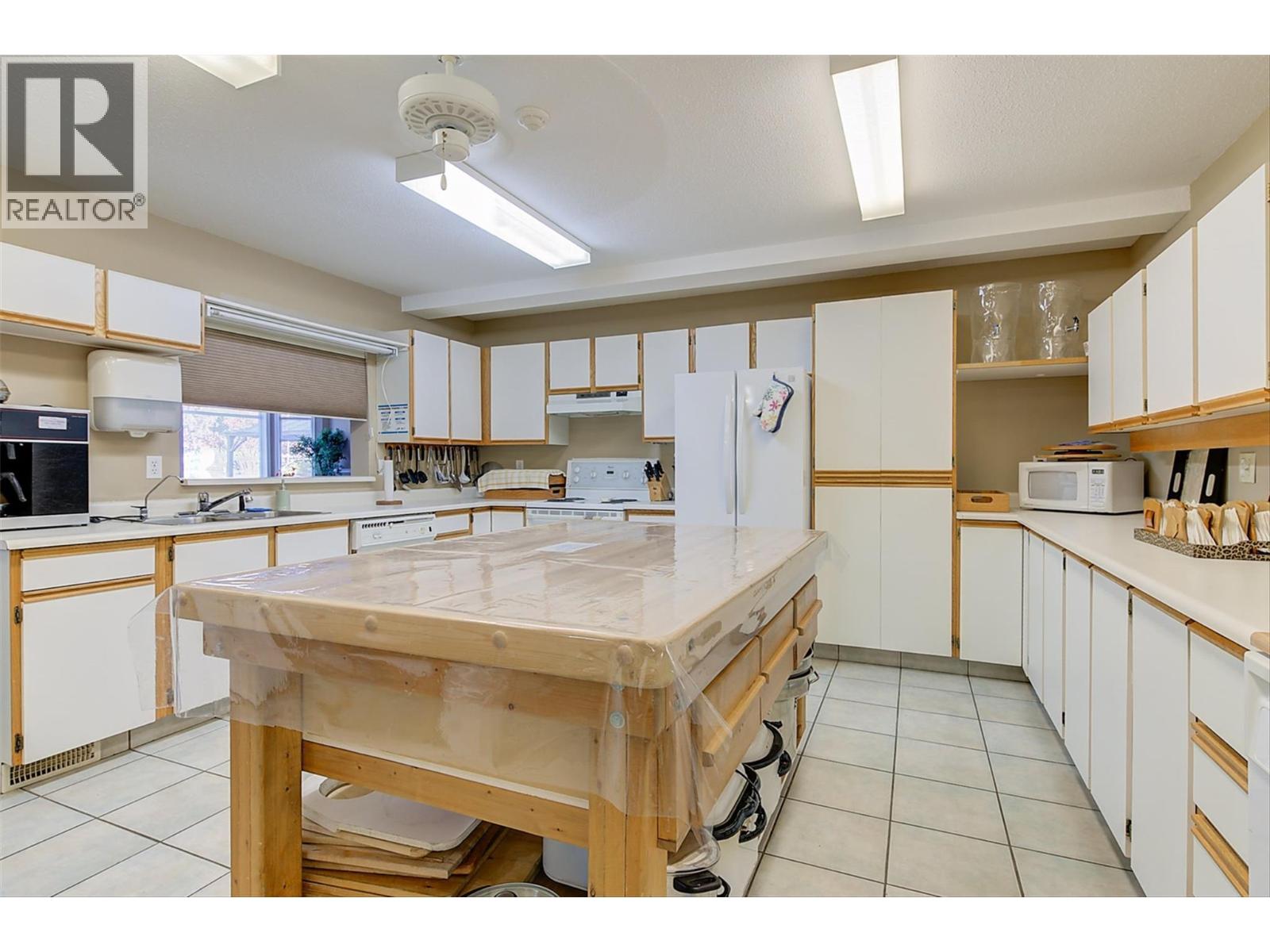212 1329 KLO Road, Kelowna