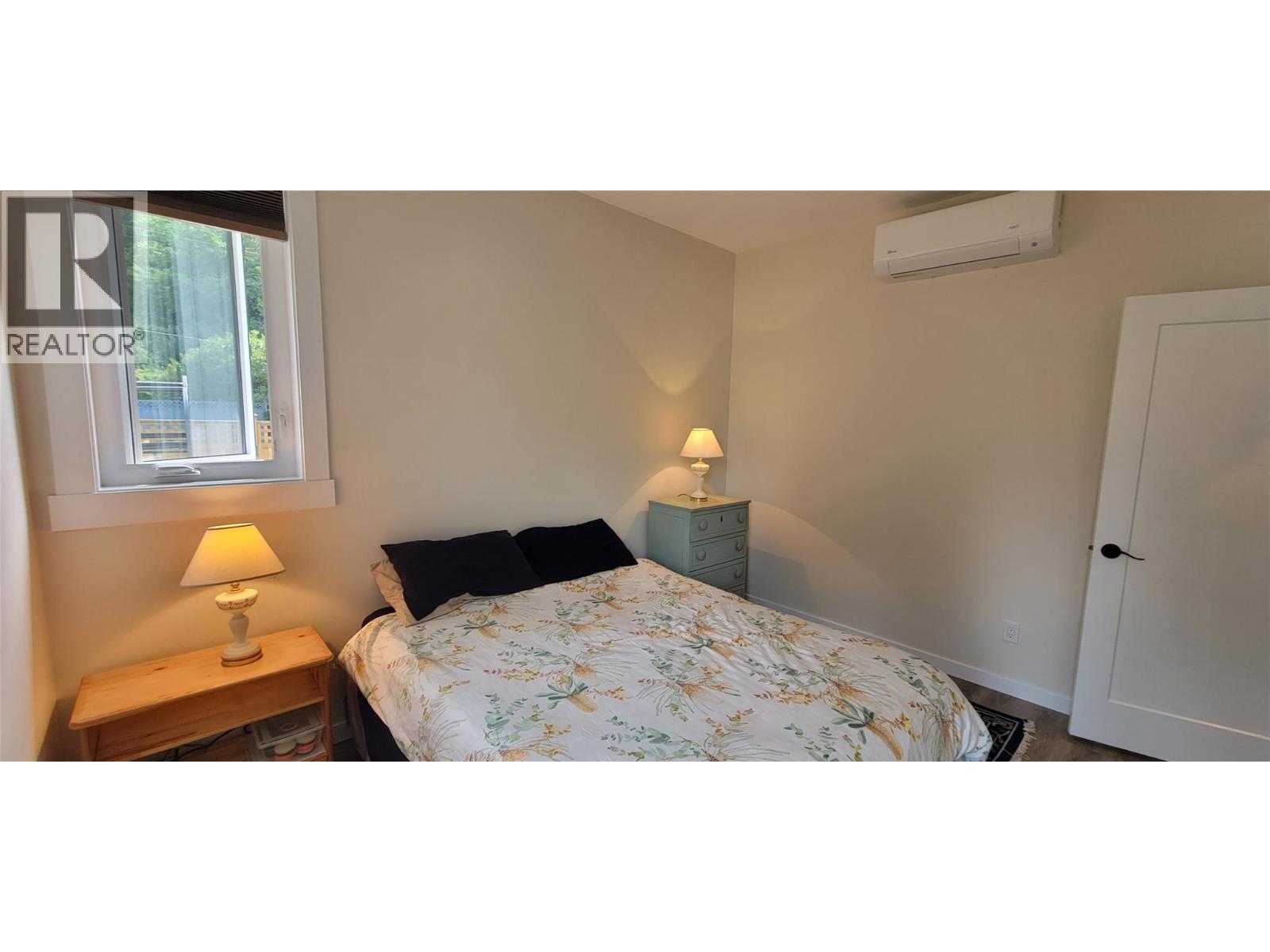 Photo 10 of 611 Hume Street, Slocan BC
