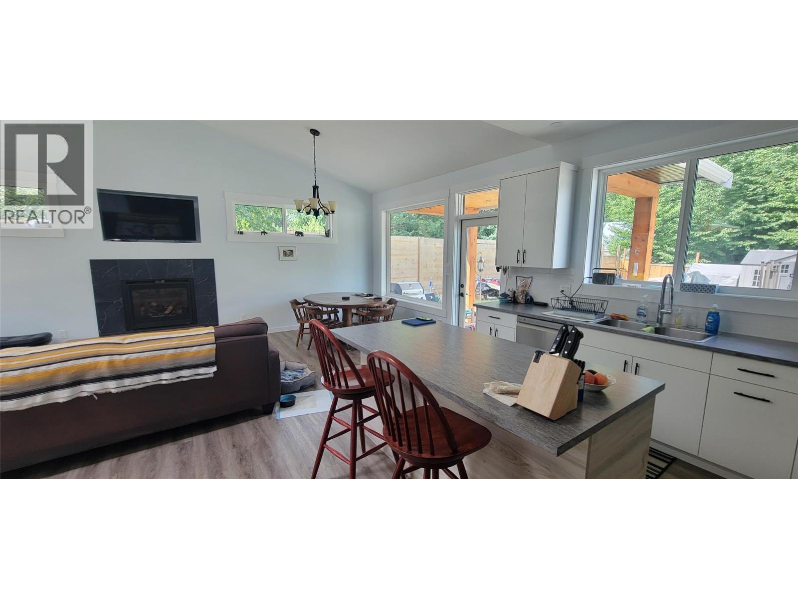 Photo 22 of 611 Hume Street, Slocan BC