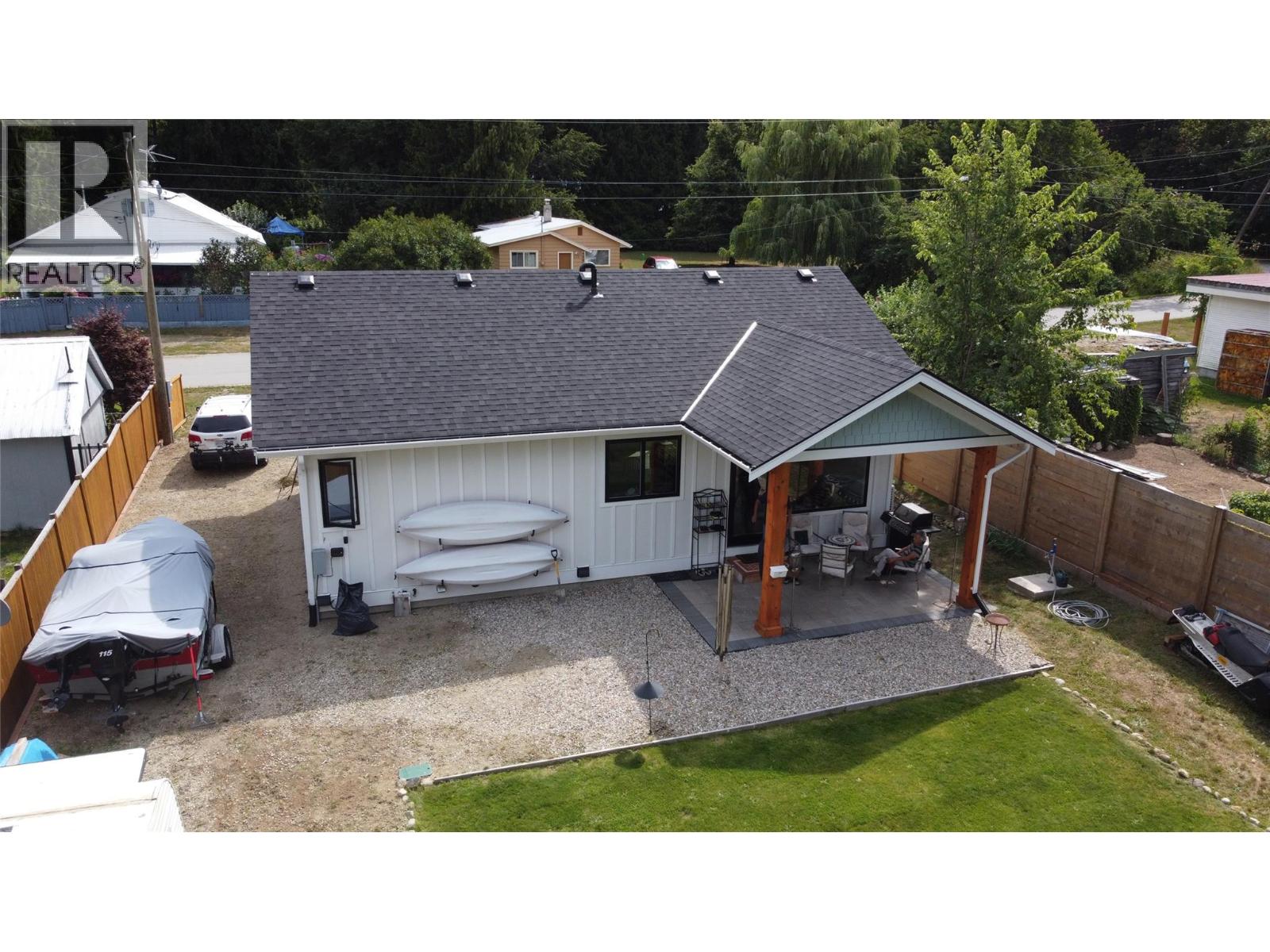 Photo 15 of 611 Hume Street, Slocan BC