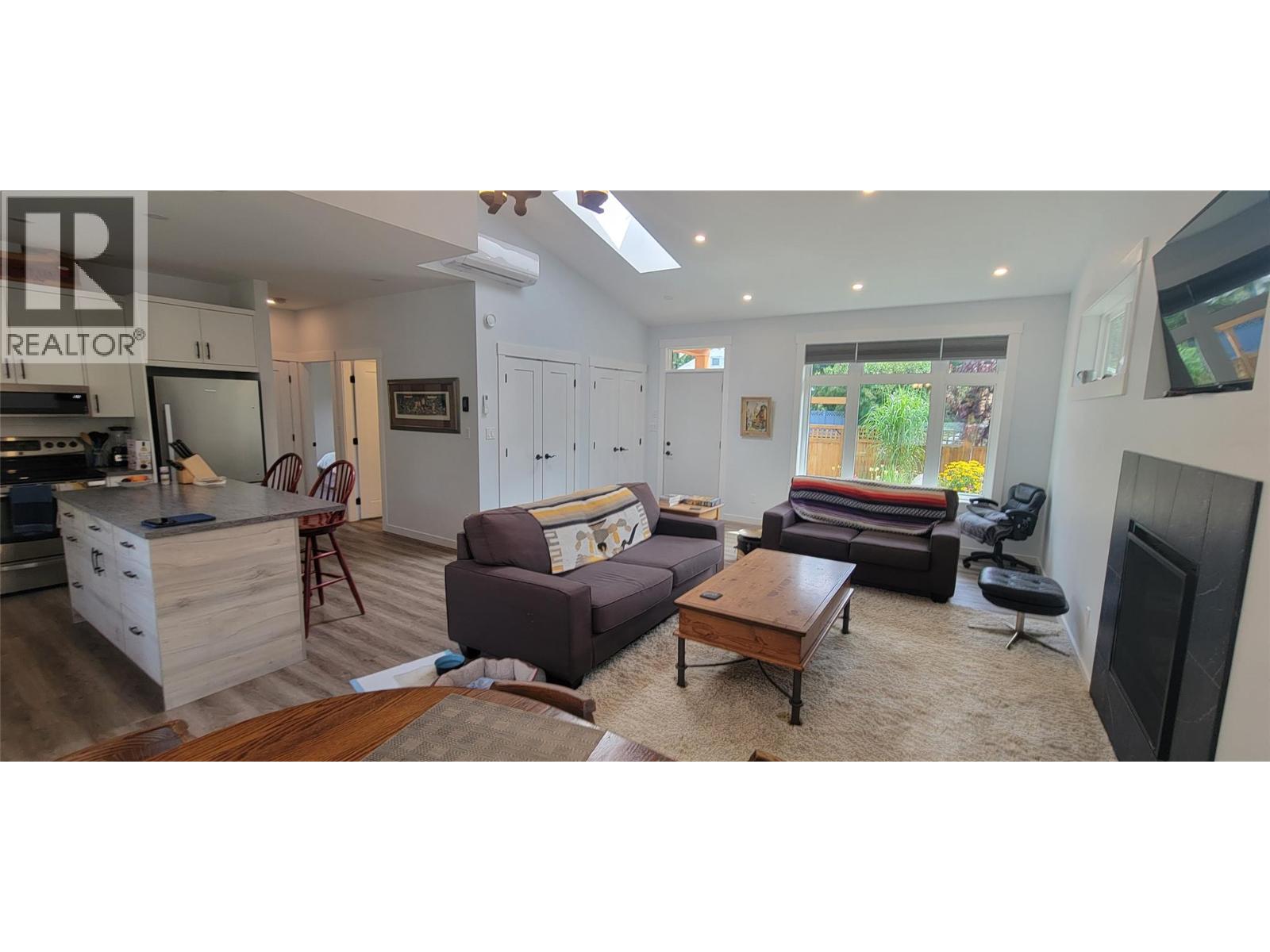 Photo 9 of 611 Hume Street, Slocan BC