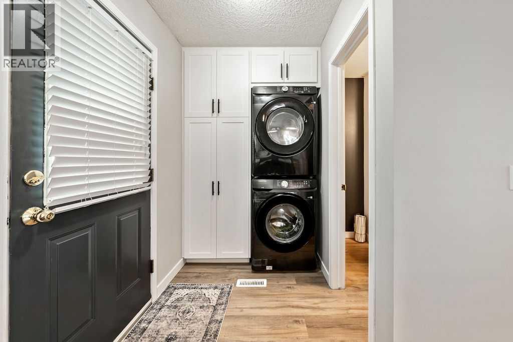 Single Family House for Sale in  Regal Park NE Renfrew Calgary 