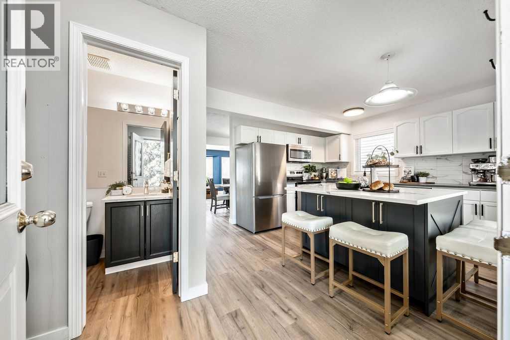 Single Family House for Sale in  Regal Park NE Renfrew Calgary 